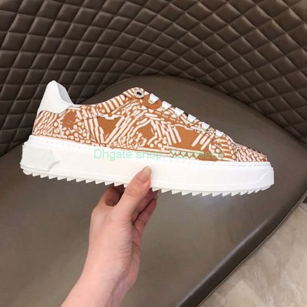 new low sneaker plaid pattern platform classic suede leather sports skateboarding shoes women sneakers home011 014, Black
new low sneaker plaid pattern platform classic suede leather sports skateboarding shoes women sneakers home011 014, Black