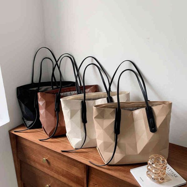 ladies fashion trend new brand bag wholesale large capacity women's summer 2021 handbag popular commuter one shoulder tote
ladies fashion trend new brand bag wholesale large capacity women's summer 2021 handbag popular commuter one shoulder tote