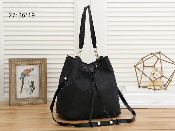 the bucket bag famous shoulder handbag designer bags lady fashion backpack plain totes chain crossbody purse shopping tote luxury wallets km
the bucket bag famous shoulder handbag designer bags lady fashion backpack plain totes chain crossbody purse shopping tote luxury wallets km