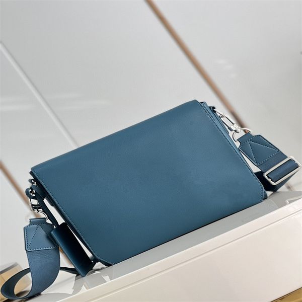 men designer briefcases business bag owhide lapbags zipper letter canvas interior slot pocket single solid waterproof sizs 28cn24cm10cm
men designer briefcases business bag owhide lapbags zipper letter canvas interior slot pocket single solid waterproof sizs 28cn24cm10cm