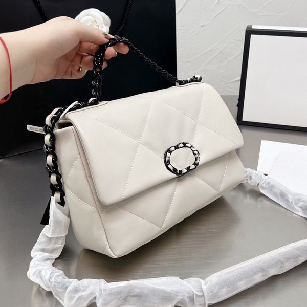 25cm classic designer 19 series shoulder totes bag lambskin leather quilted plaid ladies black and white chain flap crossbody luxury trend o
25cm classic designer 19 series shoulder totes bag lambskin leather quilted plaid ladies black and white chain flap crossbody luxury trend o