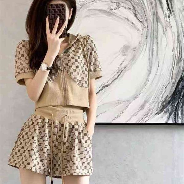 2022 new special offer model small fragrance suit temperament celebrity style summer fashion zipper aging short sleeve shorts two-piece set, White
2022 new special offer model small fragrance suit temperament celebrity style summer fashion zipper aging short sleeve shorts two-piece set, White