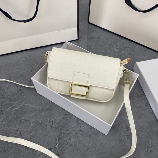 spring 23ss women's messenger bag brand letter print hands leather grils large-capacity shoulder s 23cm and 19cm quilted
spring 23ss women's messenger bag brand letter print hands leather grils large-capacity shoulder s 23cm and 19cm quilted