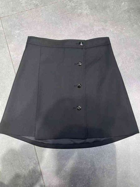 short skirt spring and summer new letter button decoration high waist slim leg long elegant skirt for women, Black
short skirt spring and summer new letter button decoration high waist slim leg long elegant skirt for women, Black