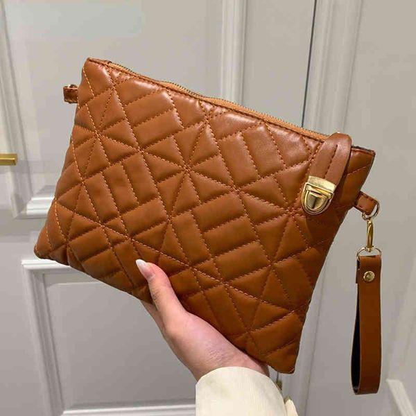 thin women s envelope shoulder bag luxury quilted clutch crossbody bags for women trend pu leather purses and handbags 220506, Red;black
thin women s envelope shoulder bag luxury quilted clutch crossbody bags for women trend pu leather purses and handbags 220506, Red;black