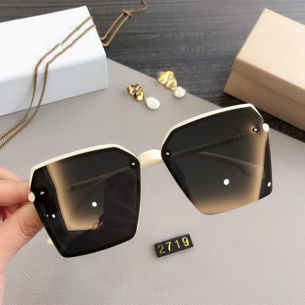 fashion summer beach sunglasses woman overszie goggle sunglasses for man woman uv400 2719 with gift box229o, White;black
fashion summer beach sunglasses woman overszie goggle sunglasses for man woman uv400 2719 with gift box229o, White;black