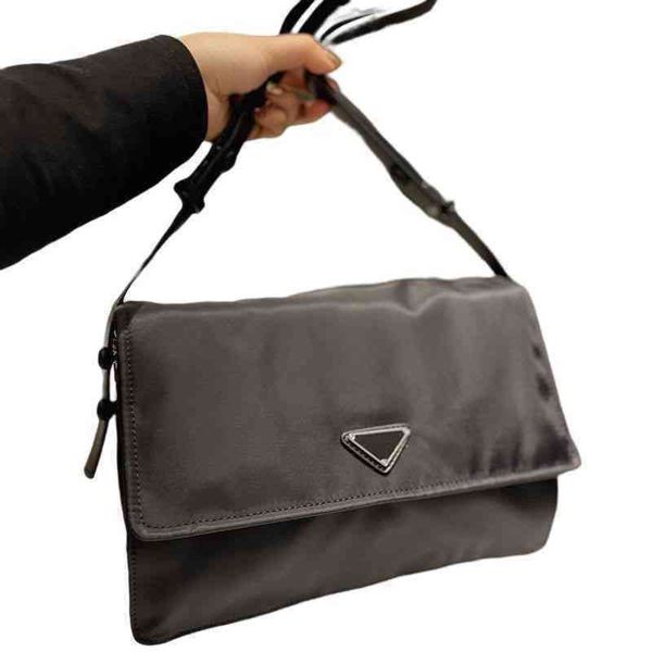 shoulder bag men designer handbags tote shoulderbag handbag crossbody bags nylon briefcase bags fashion quilted women triangle classic black
shoulder bag men designer handbags tote shoulderbag handbag crossbody bags nylon briefcase bags fashion quilted women triangle classic black