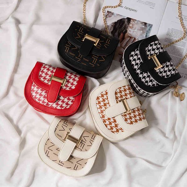 korean women's bag 2022 new fashion simple and fashionable leisure msenger single shoulder chain
korean women's bag 2022 new fashion simple and fashionable leisure msenger single shoulder chain
