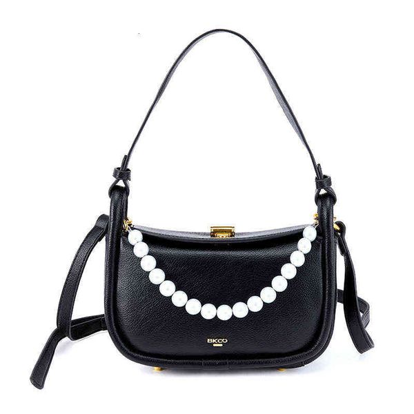 designers bags guangzhou genuine leather women's bag 2022 spring and summer pearl chain portable single shoulder messenger
designers bags guangzhou genuine leather women's bag 2022 spring and summer pearl chain portable single shoulder messenger