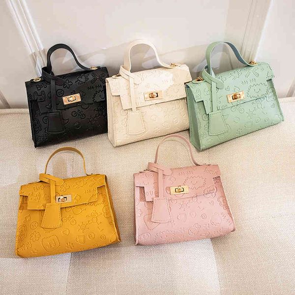 2022 women trendy pu leather crossbody handbags printing simple small cellphone shoulder purse for bags
2022 women trendy pu leather crossbody handbags printing simple small cellphone shoulder purse for bags