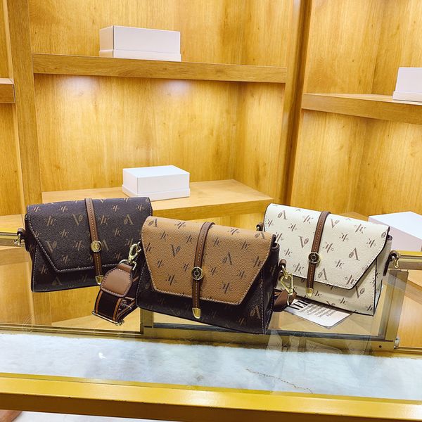 niche designer single shoulder bag high sense contrast color retro small square bag fashion broadband messenger bags
niche designer single shoulder bag high sense contrast color retro small square bag fashion broadband messenger bags