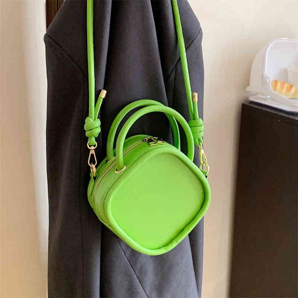square small hand bags for women 2022 luxury handbags designer fashion shoulder female crossbody bag solid high quality
square small hand bags for women 2022 luxury handbags designer fashion shoulder female crossbody bag solid high quality
