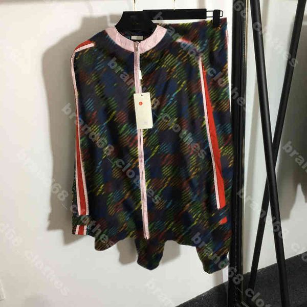 designer women two piece pants popping candy sports tracksuit luxury casual hooded coats suit logo colorful print zip hoodies short brand fe, White
designer women two piece pants popping candy sports tracksuit luxury casual hooded coats suit logo colorful print zip hoodies short brand fe, White
