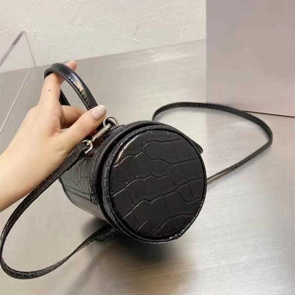 ladies handbag designer classic hourglass bag brand high-end luxury cylindrical fashion bag
ladies handbag designer classic hourglass bag brand high-end luxury cylindrical fashion bag