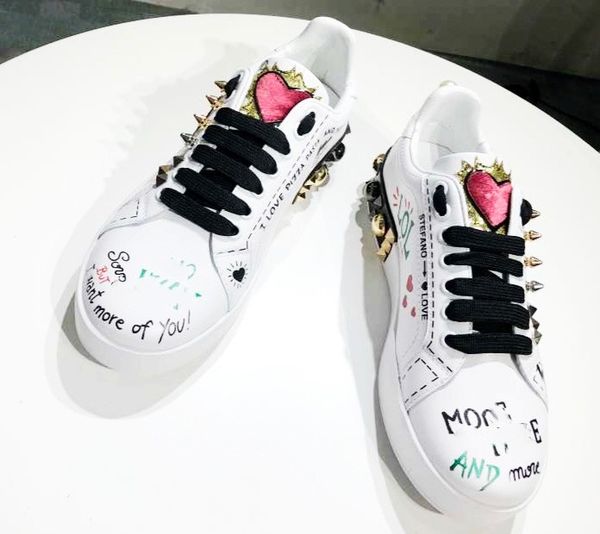the latest men's flat casual sports white shoes leather material comfortable upper feet soft soles versatile youth 0407, Black
the latest men's flat casual sports white shoes leather material comfortable upper feet soft soles versatile youth 0407, Black