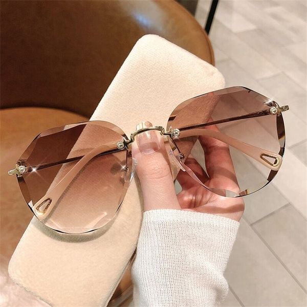 sunglasses women's fashion new anti ultraviolet tan sunglasses round face slim fashion glasses, White;black
sunglasses women's fashion new anti ultraviolet tan sunglasses round face slim fashion glasses, White;black