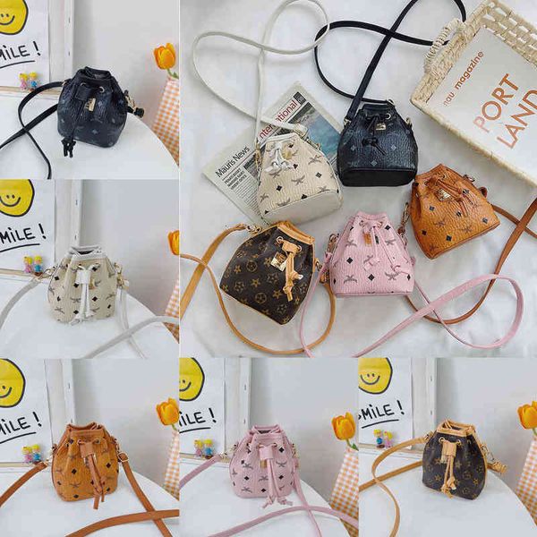5colors baby girls pu leather single shoulder handbags children letters print designer drawstring bucket bag fashion cute kids crossbody, Black
5colors baby girls pu leather single shoulder handbags children letters print designer drawstring bucket bag fashion cute kids crossbody, Black