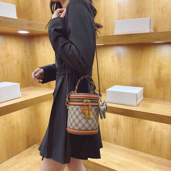 bucket bag 2022 new small fragrance mini fashion messenger versatile box cosmetic women's female bags for women ladies shoulder wholesa
bucket bag 2022 new small fragrance mini fashion messenger versatile box cosmetic women's female bags for women ladies shoulder wholesa