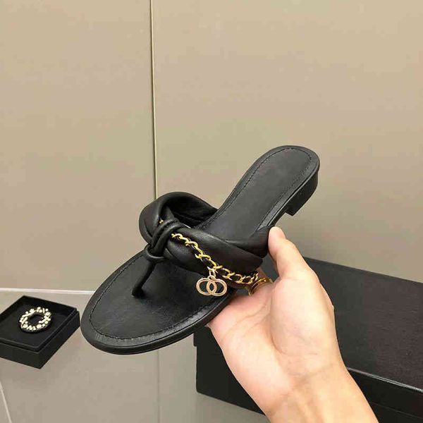 outlet 2022 summer new style small fragrance herringbone slippers metal chain clip foot exposed toe leather casual flat slippers for women, Black
outlet 2022 summer new style small fragrance herringbone slippers metal chain clip foot exposed toe leather casual flat slippers for women, Black