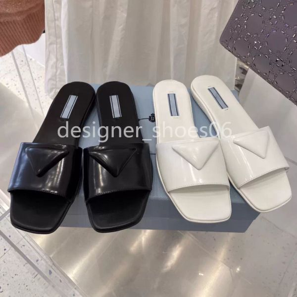 2021 flat woman slippers summer lady cartoon big head sandals leather l bath fashion women shoes large beach classic with box god, Black
2021 flat woman slippers summer lady cartoon big head sandals leather l bath fashion women shoes large beach classic with box god, Black