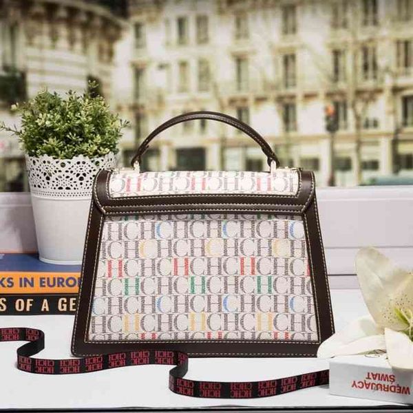 100% first layer cowhide metal buckle flap 2022 new famous designer fashion printed letter tote bag
100% first layer cowhide metal buckle flap 2022 new famous designer fashion printed letter tote bag