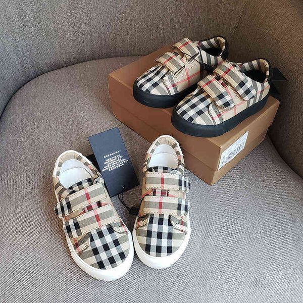 autumn and winter b family plaid children's board shoes, boys' and girls' b family high setting canvas shoes, Black
autumn and winter b family plaid children's board shoes, boys' and girls' b family high setting canvas shoes, Black