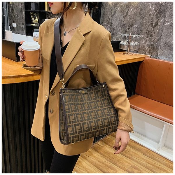 bag women new boston tot bag women's large capacity sling one shoulder diagonal straddle hand bags_modelxtaw
bag women new boston tot bag women's large capacity sling one shoulder diagonal straddle hand bags_modelxtaw