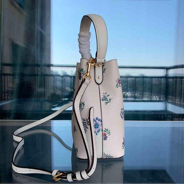 evening bags women designers handbags clutch purses casual shoulder bags clutches ladies fashion designer bags 0523
evening bags women designers handbags clutch purses casual shoulder bags clutches ladies fashion designer bags 0523