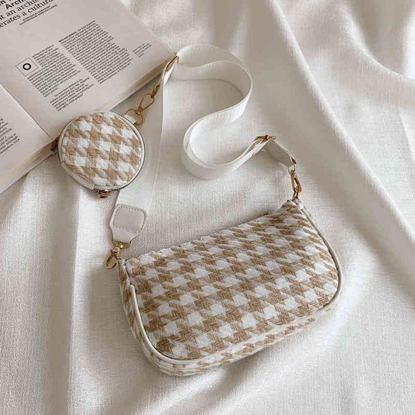 new lattice this year's popular style simple one shoulder small luxury designer leather handbag
new lattice this year's popular style simple one shoulder small luxury designer leather handbag