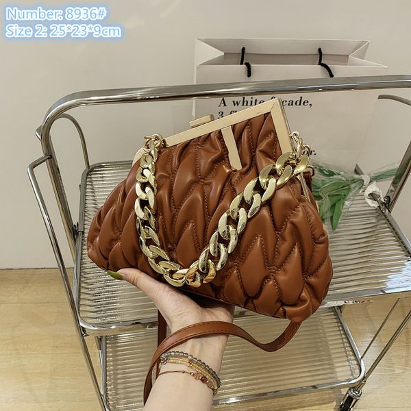 wholesale ladies shoulder bags small fresh solid color leather handbag trend car sewing plaid chain bag chains decoration women mobile phone
wholesale ladies shoulder bags small fresh solid color leather handbag trend car sewing plaid chain bag chains decoration women mobile phone