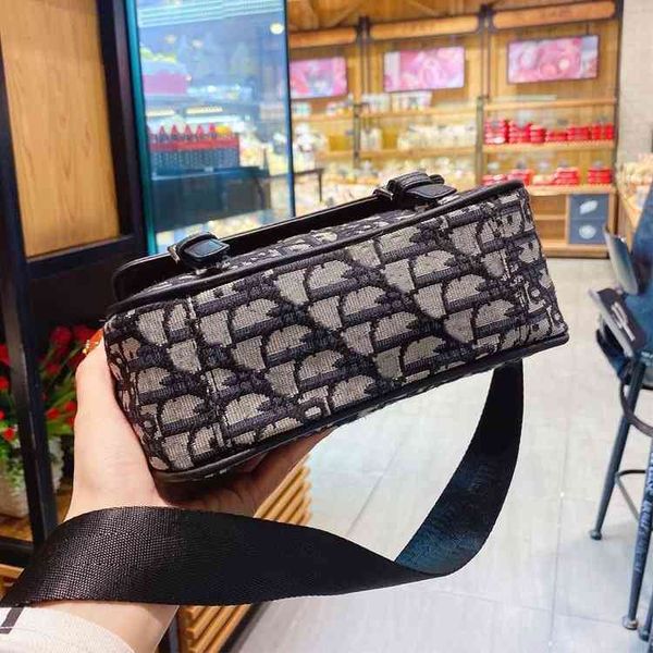 2022 new designer handbags printed couple satchel single messenger square
2022 new designer handbags printed couple satchel single messenger square
