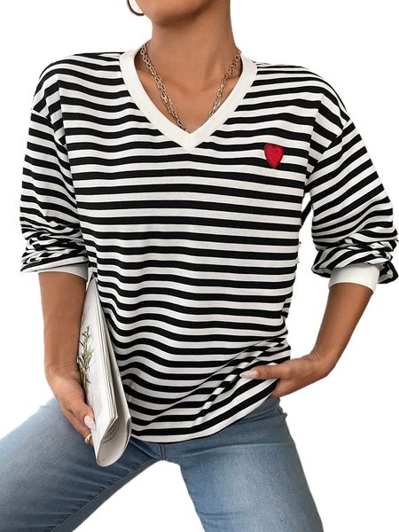 striped heart patched drop shoulder sweatshirt 404n#, Black
striped heart patched drop shoulder sweatshirt 404n#, Black