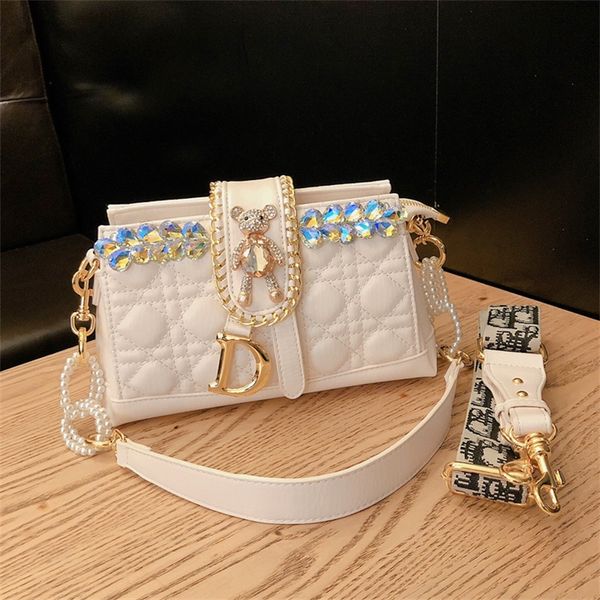 spring summer bag 2022 new leisure versatile fashion rhinestone handbags niche high level sensory shoulder armpit messenger bags
spring summer bag 2022 new leisure versatile fashion rhinestone handbags niche high level sensory shoulder armpit messenger bags