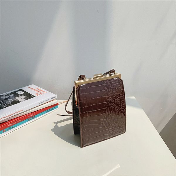 designer bags shoulder crossbody bags with crocodile pattern and solid color flap 19cm
designer bags shoulder crossbody bags with crocodile pattern and solid color flap 19cm