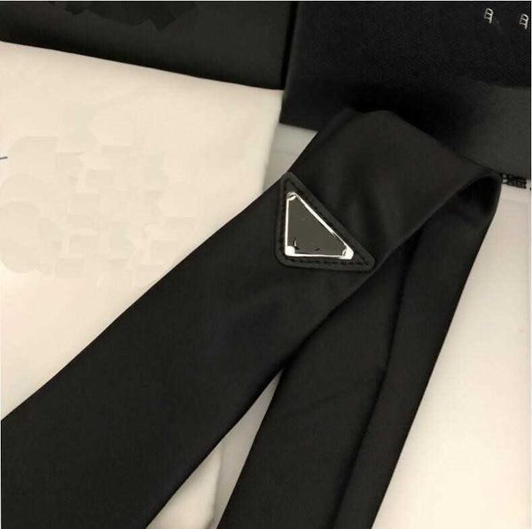 2021 crime triangle scarf classic big letter tie male wristband hip hop wholesale courier11122, Blue;purple
2021 crime triangle scarf classic big letter tie male wristband hip hop wholesale courier11122, Blue;purple