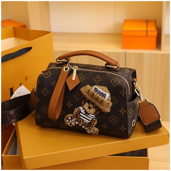 women leather shoulder bag fashion designer ladies messenger bags luxury female crossbody bag clutch tote bags
women leather shoulder bag fashion designer ladies messenger bags luxury female crossbody bag clutch tote bags