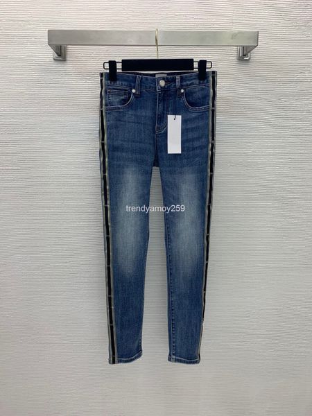 women's jeans hardware accessories button side webbing pattern stitching leather brand three-dimensional metal bee legged jeans, Blue
women's jeans hardware accessories button side webbing pattern stitching leather brand three-dimensional metal bee legged jeans, Blue