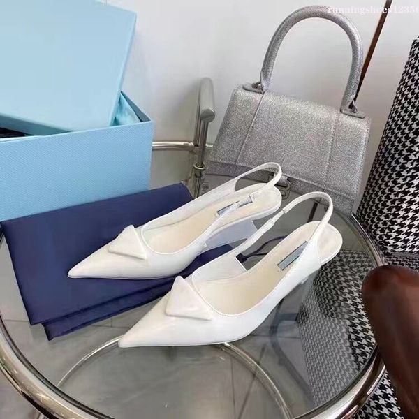 2022 women's sandals designer shoes fashion pointy paint real leather back trip strap snake bottom middle heel 3cm triangle noble 35-40, Black
2022 women's sandals designer shoes fashion pointy paint real leather back trip strap snake bottom middle heel 3cm triangle noble 35-40, Black