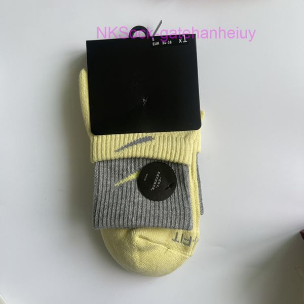 classic men fashion socks hook brand color stitched men's women's long tube sports training sock street couple middle tubes luxury, Black
classic men fashion socks hook brand color stitched men's women's long tube sports training sock street couple middle tubes luxury, Black