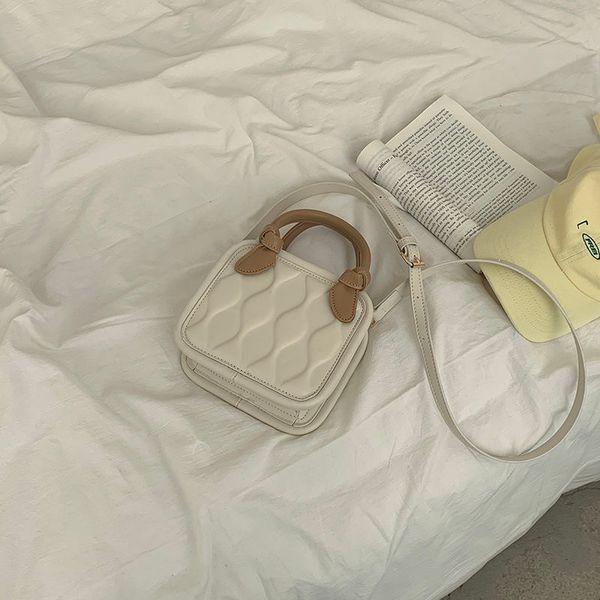 fashion bag comfortable and the large capacity leather handbag mini square bag ladies handbags
fashion bag comfortable and the large capacity leather handbag mini square bag ladies handbags