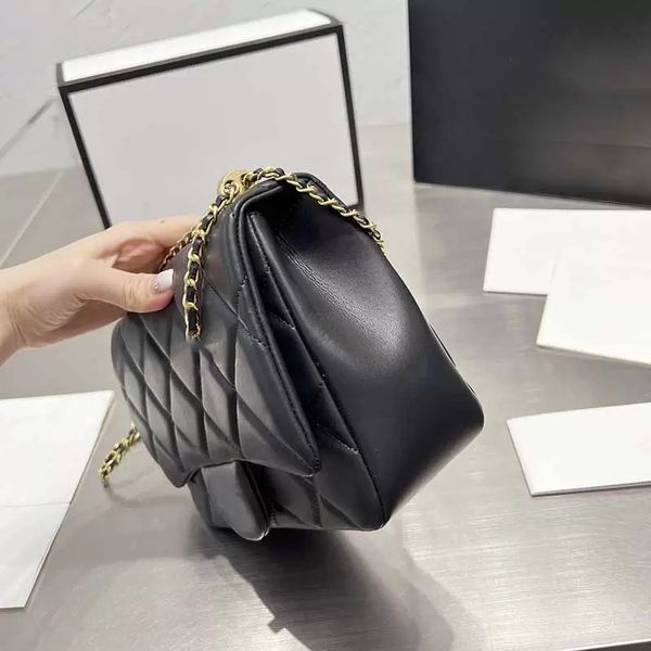 new classic womens designer bags genuine leather five colors shoulder bag gold-tone metal chain two-tone hardware diamond quilting crossbody
new classic womens designer bags genuine leather five colors shoulder bag gold-tone metal chain two-tone hardware diamond quilting crossbody