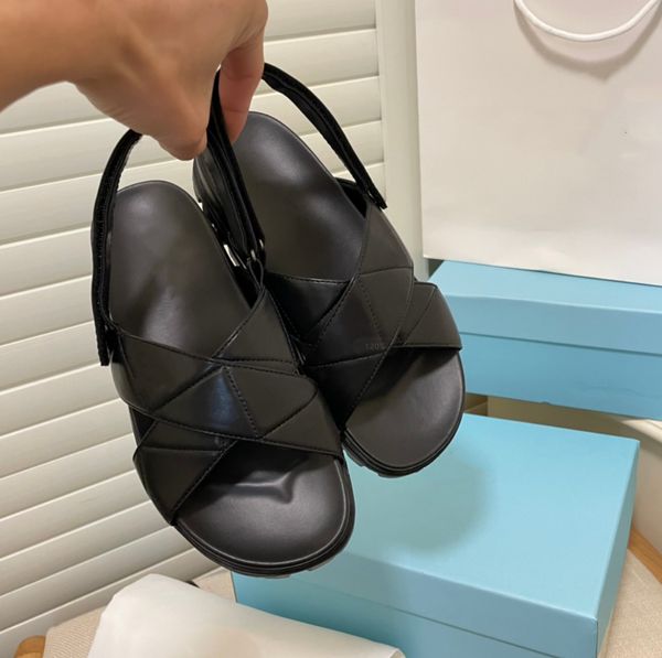 2022 brand luxury black two tone cross sandals platform sandals velcro soft triangle leather shape comfortable walking 35-40 with pa
2022 brand luxury black two tone cross sandals platform sandals velcro soft triangle leather shape comfortable walking 35-40 with pa