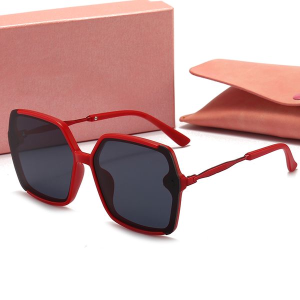 1set designer sunglasses goggle beach sun glasses for man woman 6 color optional good quality 587 with box, White;black
1set designer sunglasses goggle beach sun glasses for man woman 6 color optional good quality 587 with box, White;black