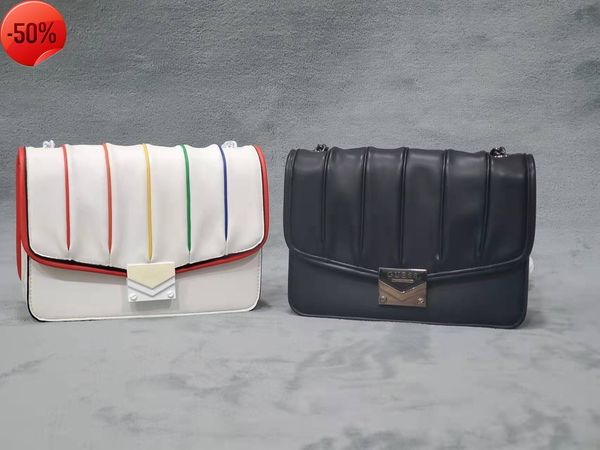 luxury designerfamily women's 2022 new fashion versatile chain messenger small square bag
luxury designerfamily women's 2022 new fashion versatile chain messenger small square bag