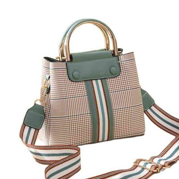 2021 new fashion women handbag luxury designer plaid leather crossbody bags plaid shoulder tote bags womens messenger bag sac g220420
2021 new fashion women handbag luxury designer plaid leather crossbody bags plaid shoulder tote bags womens messenger bag sac g220420