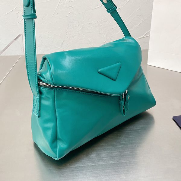 women designer signaux messenger shoulder bag triangle cover leather crossbody handbags lagre capacity handbag luxurys designers bags
women designer signaux messenger shoulder bag triangle cover leather crossbody handbags lagre capacity handbag luxurys designers bags