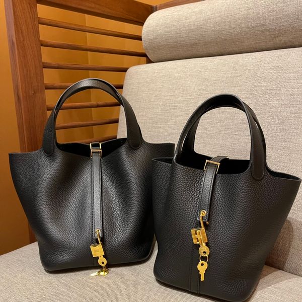 2022 new bag fashion classic handbag leather design sense portable solid color multifunctional bucket bag
2022 new bag fashion classic handbag leather design sense portable solid color multifunctional bucket bag