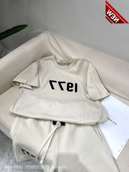 50% off discount fog season 8 double line s chaopai high street 1977 flocking printing couple t-shirt shorts set loose in summer factory dir, Black
50% off discount fog season 8 double line s chaopai high street 1977 flocking printing couple t-shirt shorts set loose in summer factory dir, Black