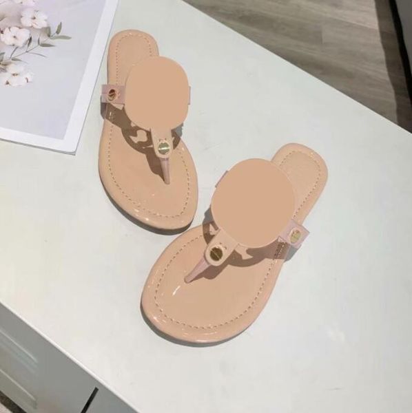 2021 women sandals hollow out logo flat slippers sandal studded girl shoes arrivel jelly platform slides lady casual flip flops 35-43, Black
2021 women sandals hollow out logo flat slippers sandal studded girl shoes arrivel jelly platform slides lady casual flip flops 35-43, Black
