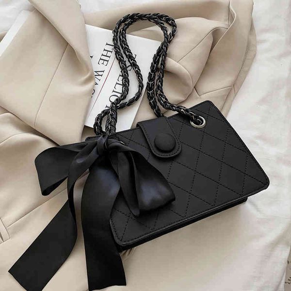 women's fashion personality trend brand bag wholesale xiaoxiangfeng lingge chain 2022 new texture high-class niche msenger foreign styl
women's fashion personality trend brand bag wholesale xiaoxiangfeng lingge chain 2022 new texture high-class niche msenger foreign styl